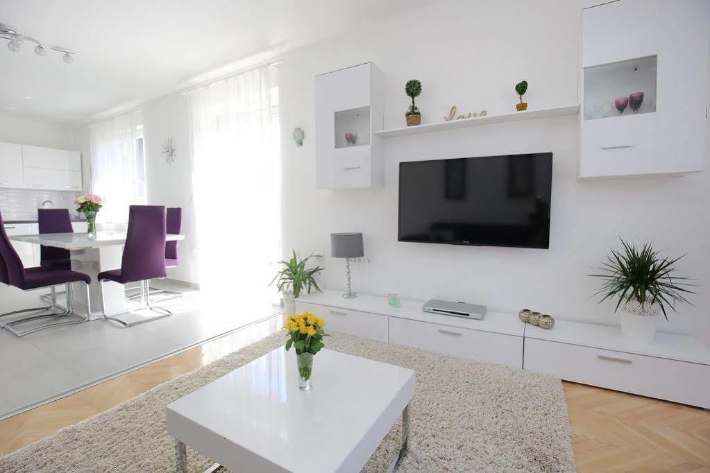 Apartments Martina 비빈제 외부 사진