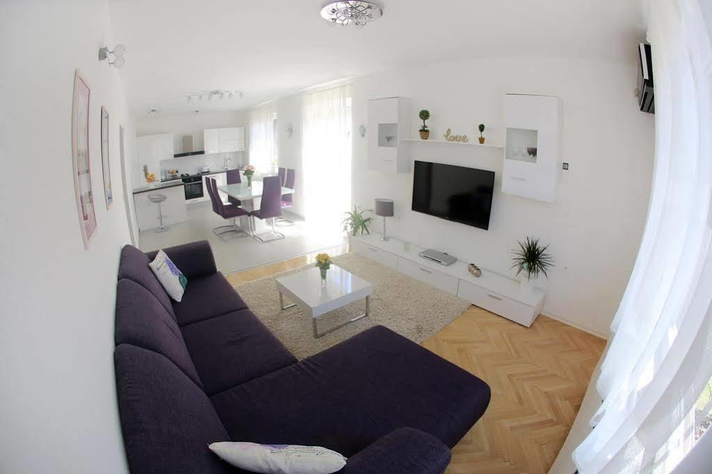 Apartments Martina 비빈제 외부 사진